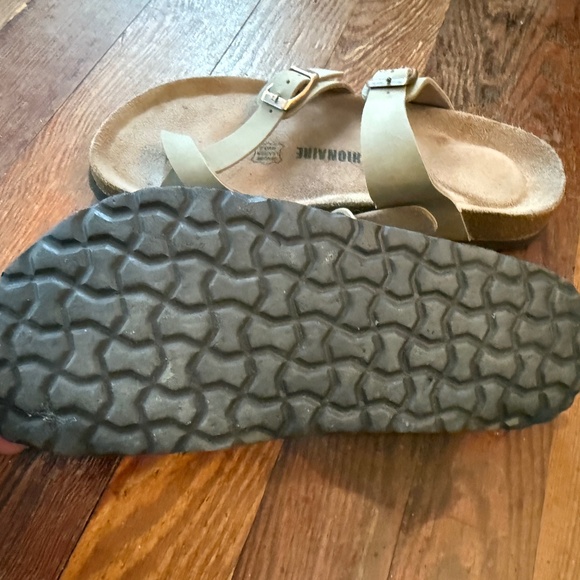 Cushionaire Luna Cork Footbed Sandal - Taupe | size 7M - Picture 6 of 7